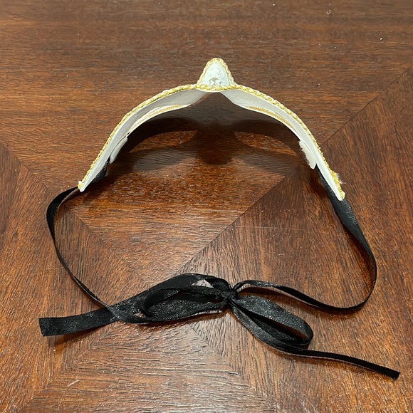 White Masquerade Mask - Picture 6 of 13